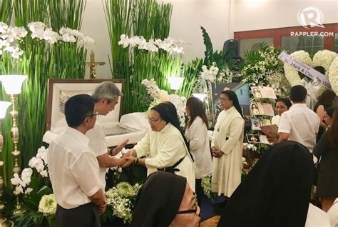 Family of sm group, bdo and chinabank with the collective leadership of six sio said: IN PHOTOS: The wake of Henry Sy Sr