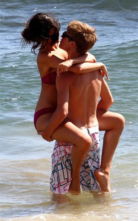 Image Gallary 3 Justin Bieber And Selena Gomez In Hawaii
