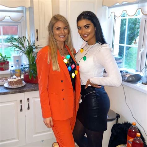 Meet Stunning Irish Mum And Daughter Duo Often Mistaken For Sisters Despite 19 Year Age Gap