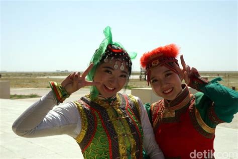 Foto Kecantikan Alami Gadis Gadis Mongolia