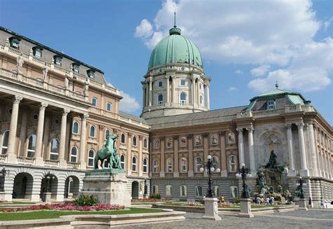 Węgry nieoczywiste i miejsca poza szlakiem. zamek królewski Budapeszt ciekawostki atrakcje Węgry ...