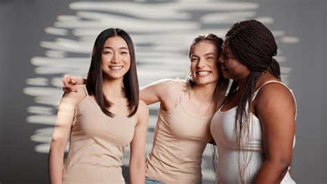 Premium Photo Interracial Group Of Models Promoting Body Positivity