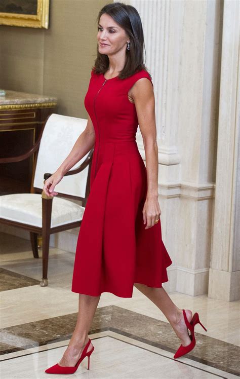 Queen Letizia Of Spain Best Dresses Outfits Pics
