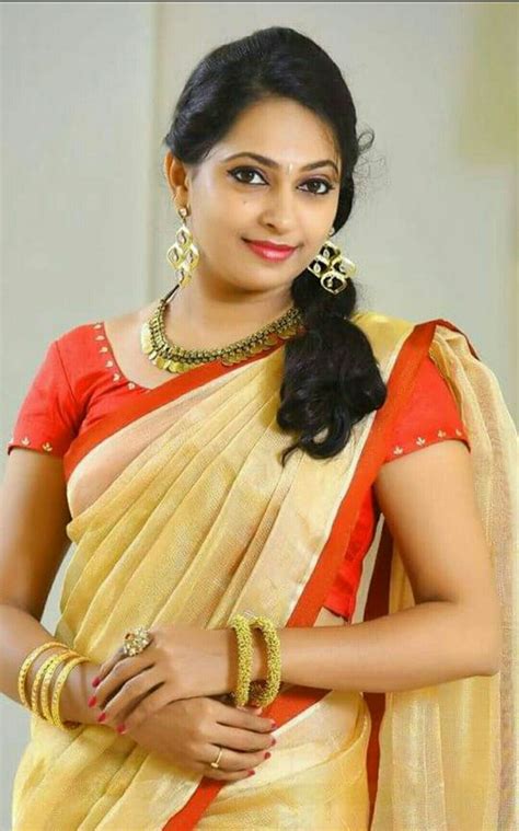 Traditional Indian Sari Indian Beauty Beautiful Women Naturally Indian Beauty Saree