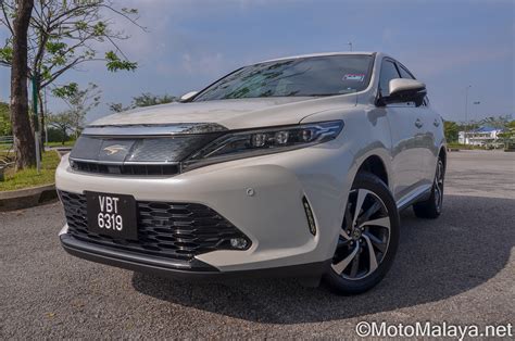 It is available in 4 colors, 2 variants, 1 engine, and 1 transmissions option: pandu-uji-toyota-harrier-2.0T-malaysia-review-16 ...