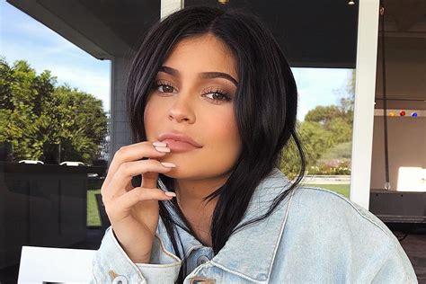 Pregnant Kylie Jenner Is Glowing In Rare New Photo New Idea Magazine