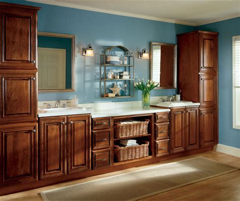 Traditional Kitchen With Island Diamond Cabinetry