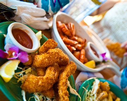 In fact, this place gets extra crowded right before summer ends, when hawaiian kids want their last taste of hawaii. Hawaiian Food - Restaurants in Hawaii