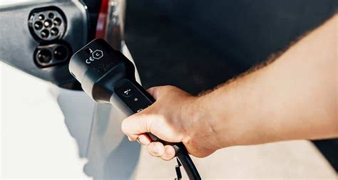 Major Automakers Team Up To Create A New Ev Charging Network Apogee