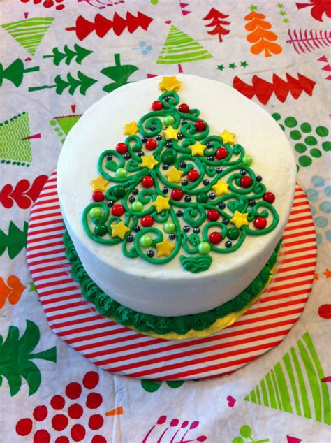 Swirly Christmas Tree Cake — Christmas Christmas Cake Designs Easy