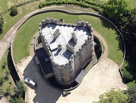 Nicolas Cage Sells This Castle To Pay Bills 19 Pics Curious Funny
