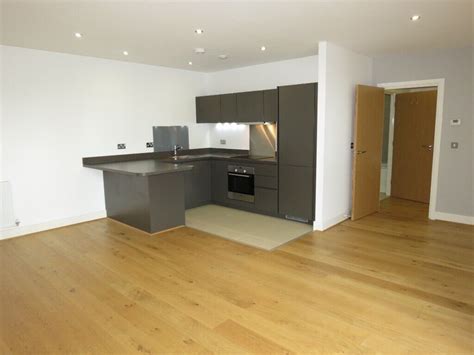 Luxury 2 Bedroom Apartment In The Heart Of Kingston Great For Amenities