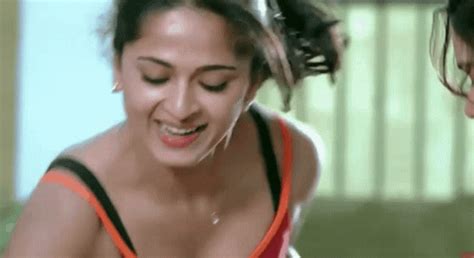 Anuskha Shetty Anuskha Hot GIF Anuskha Shetty Anuskha Hot Rebel Discover Share GIFs
