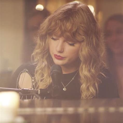 Taylor Performs New Years Day During Secret Session Taylor Swift