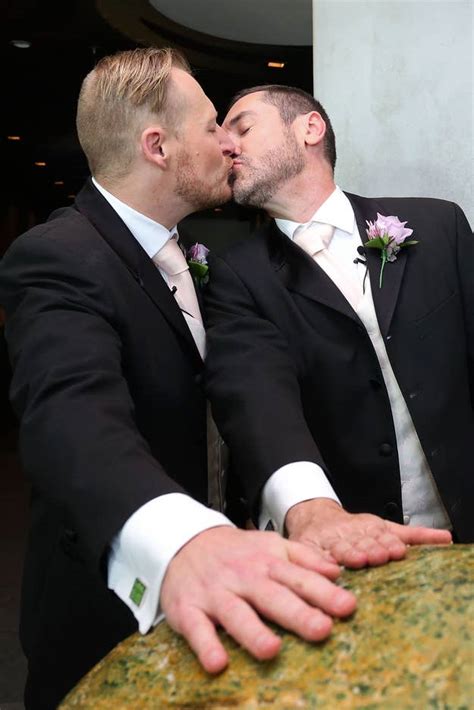 3 Adorable Same Sex Couples Get Married In New Zealand Now That It S Legal