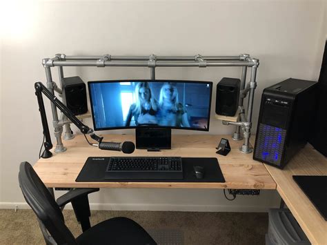 Diy To The Max Custom Desk And Monitorspeaker Stand Diy Computer