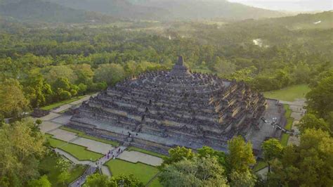 Wisata Candi Borobudur Indonesia Candi Buddha Terbesar Di Dunia