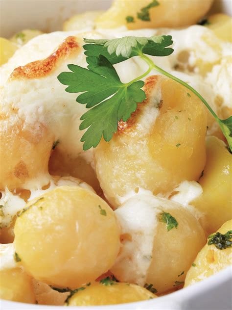 Creamy Potatoes - The Taste Kitchen