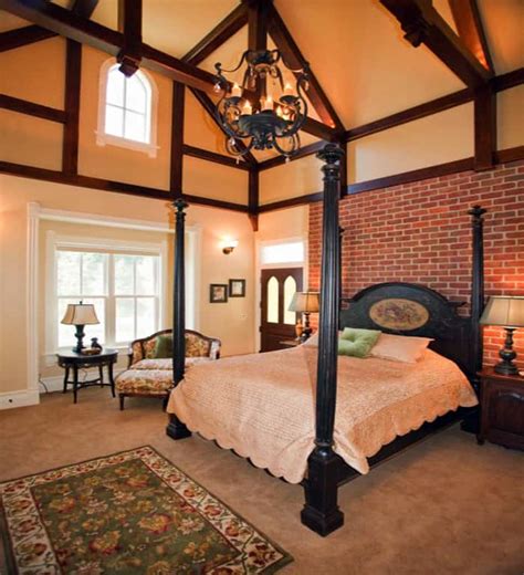 Gothic architecture appeared in late medieval era with its' pointed. Bedroom decor ideas: Gothic bedroom - HOUSE INTERIOR