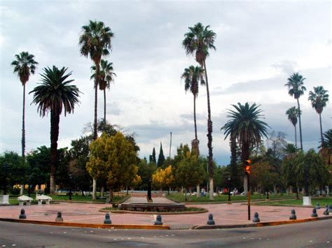 Turismo En Mendoza Capital Mendoza Argentina Cinco Plazas Acequias