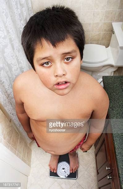 Bathroom Scale Sad Photos Et Images De Collection Getty Images