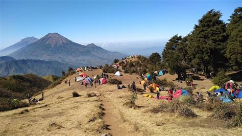 Deru Debu Kemarau Di Gunung Prau Naik2 Ke Puncak Gunung