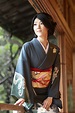 The Kimono Gallery: Photo | Japanese traditional dress, Kimono japan ...