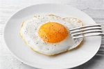 How to make perfect sunny-side up eggs – Recette Magazine