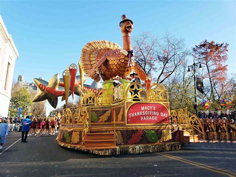 Macy's Thanksgiving Day Parade | Macy's thanksgiving day parade, Macy's thanksgiving day parade ...