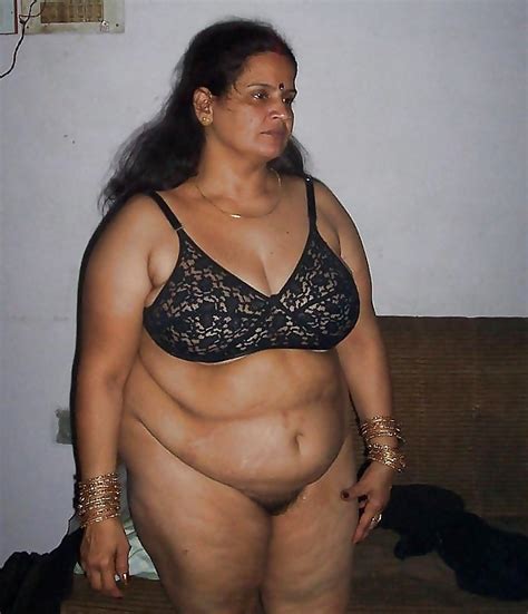 Indian Bbw Aunty With Huge Boobs 6 Bilder