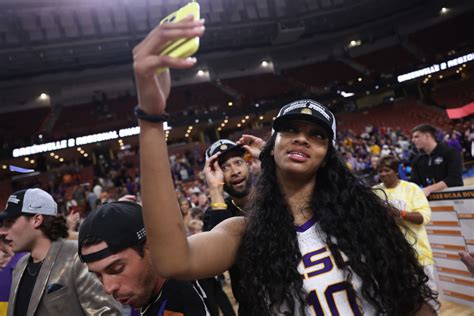 Sports World Not Happy With LSU Women S Basketball Star The Spun