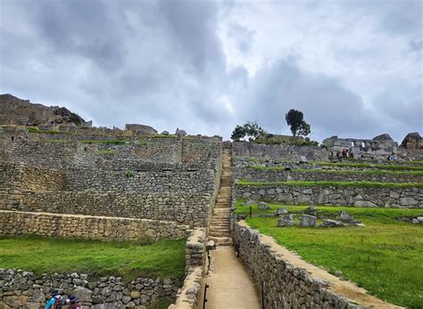 Machu Picchu La Sagrada Ciudad Inca En Per Hello Peru Tours
