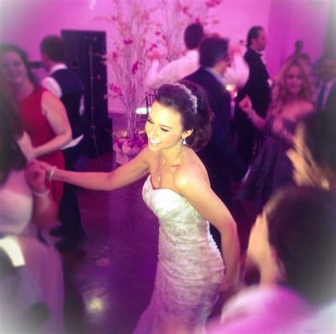 Mean Girls Lacey Chabert Marries Her Longtime Boyfriend See Her