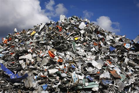 Computers, phones, and other electronic products that are thrown away because they are old, broken…. What's the Proper Way to Dispose of e-Waste? - bulk waste