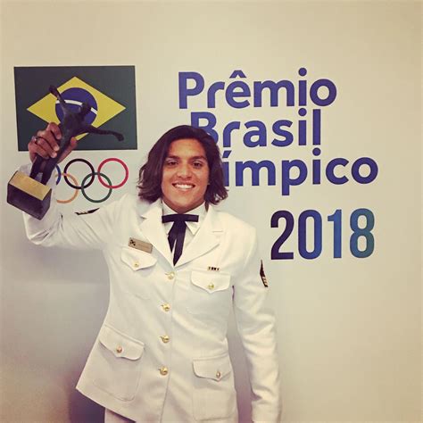 ana marcela cunha da unisanta vence o prêmio brasil olímpico 2018 do cob notícias unisanta