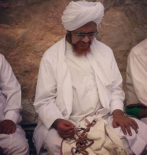 He is also incredibly influential through his leadership of the ba alawi sufi movement. Habib Umar Bin Hafidz | Orang, Gambar, Inspirasi