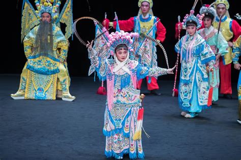 8th Chinese Opera Festival Held In Paris Cn