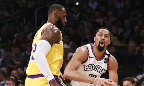 Lebron James Ses Fans Hardcore Moqués Par Spencer Dinwiddie