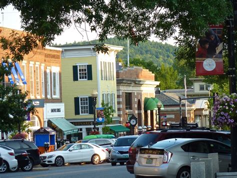 Downtown Hanover Nh Best New England Towns Cities Villages Regions