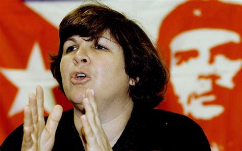 1960) is a cuban medical doctor and activist. Hija del Che denuncia en Brasil agresiva campaña contra ...