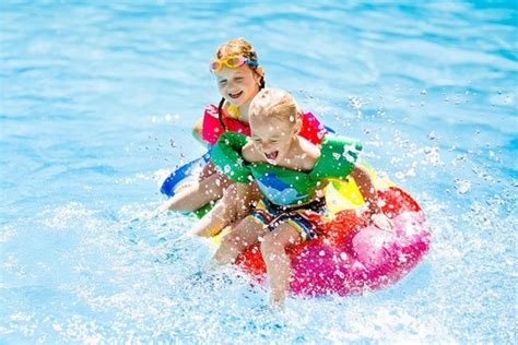 Juegos y actividades ludico recreativas en el medio acuatico. Juegos Acuáticos para Fiestas de cumpleaños - AcuaKid Club