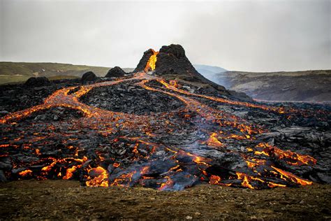 Why Does Icelands Fagradalsfjall Volcano Look Like A School Science