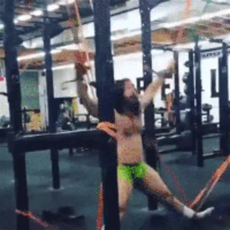 Funny Gym Fails People Who Are No Good At Working Out