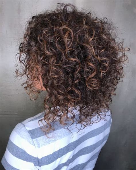 30 Best Curly Hairstyles For Medium Hair Belletag