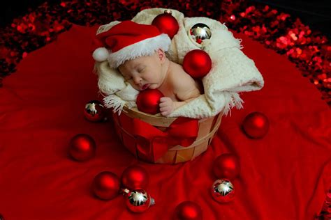 Meet The Cutest Christmas Babies Who Can Be On Your Holiday Cards