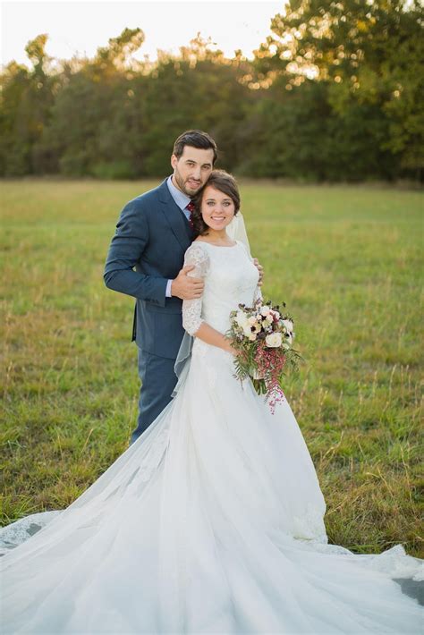 Michelle married jim bob duggar in 1984, just after she graduated from high school, according to the family's blog. The Duggar family Blog: Vuolo Wedding Photos #3