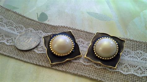 vintage black enamel and pearl clip on earrings square black enamel and simulated pearl clip on