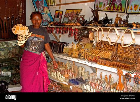 Souvenir Shop Kenya Stock Photo Alamy