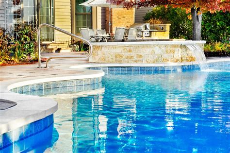 Pools And Spas Built In Naperville Il By Platinum Poolcare Phone