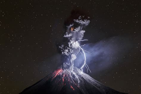 Volcanic Lightning In Iceland Rpics